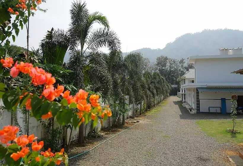 ホテル Oyo 26964 Palm View Residency