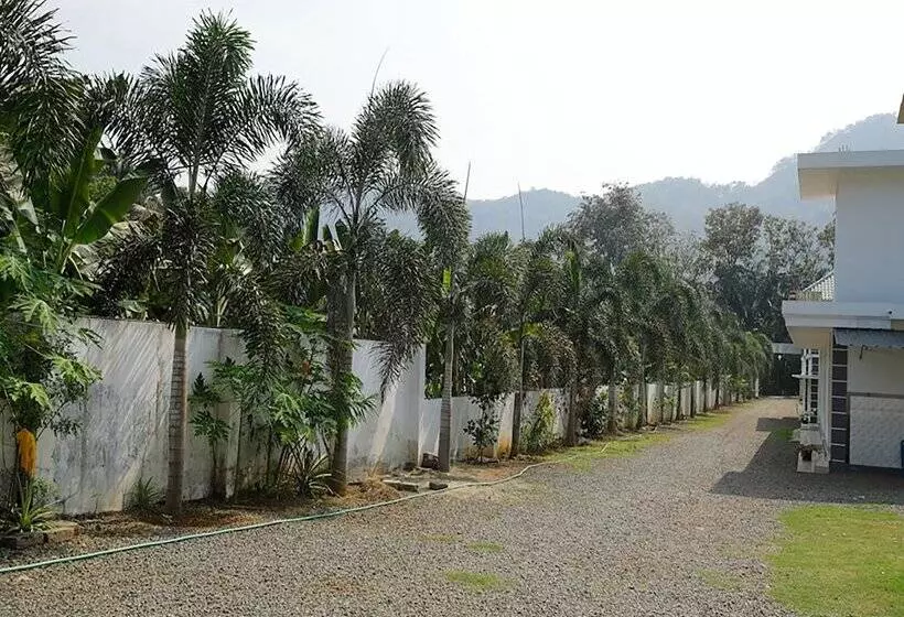 ホテル Oyo 26964 Palm View Residency