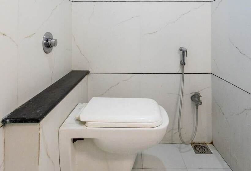 בית מלון כפרי Oyo 26964 Palm View Residency