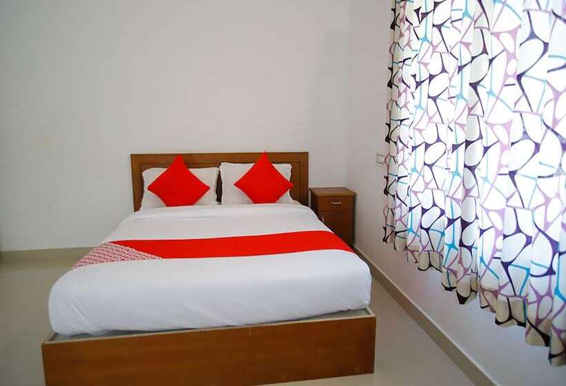 בית מלון כפרי Oyo 26964 Palm View Residency