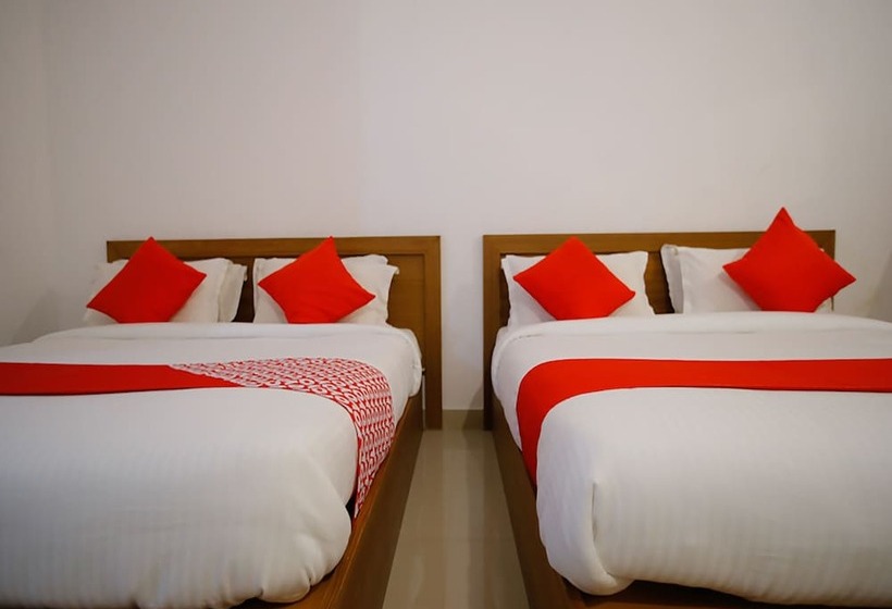 בית מלון כפרי Oyo 26964 Palm View Residency