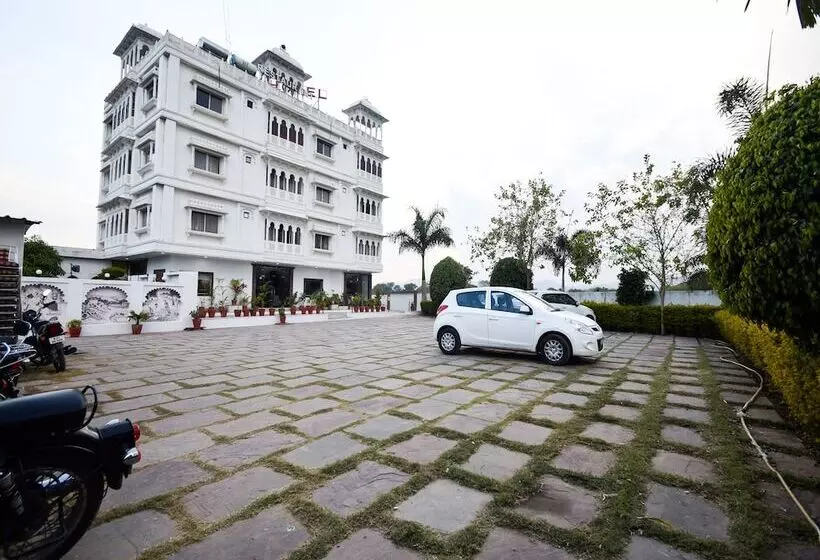 ホテル Oyo 28253 Jmd Palace