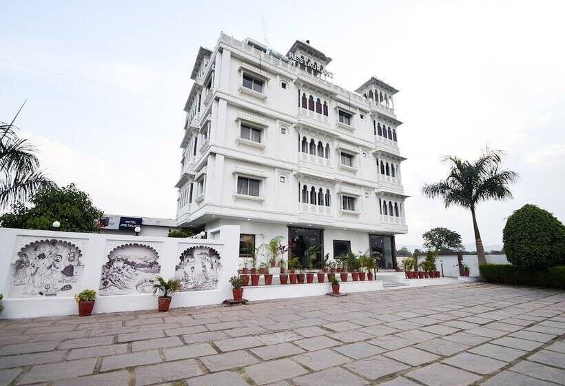 Hôtel Oyo 28253 Jmd Palace