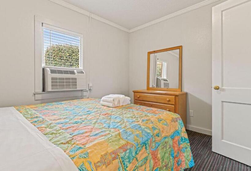 汽车旅馆 Cavalier By The Sea