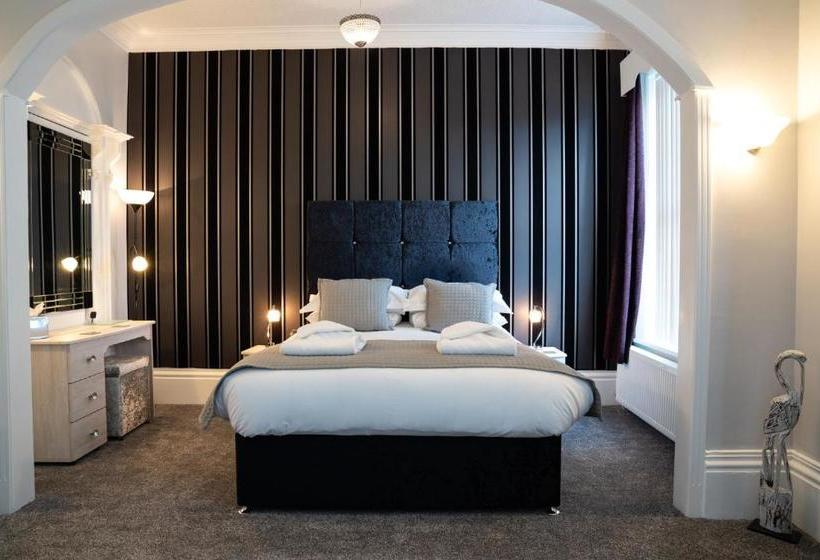 פנסיון Fox Lodge