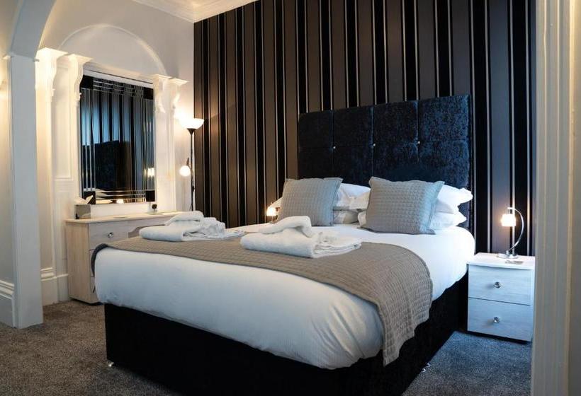 פנסיון Fox Lodge