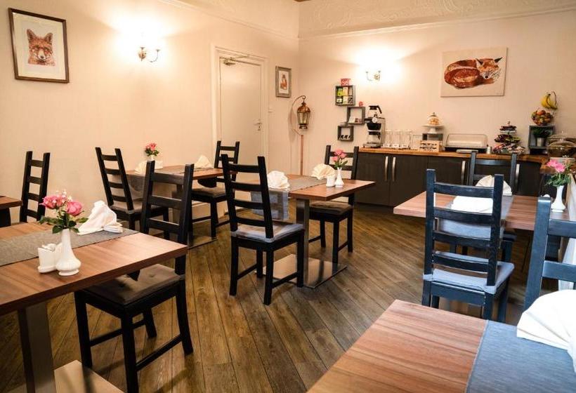 פנסיון Fox Lodge