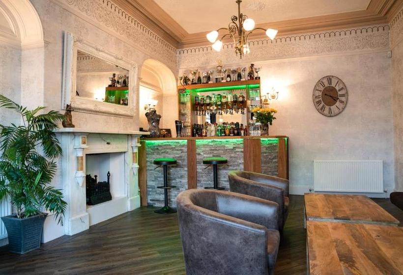 פנסיון Fox Lodge