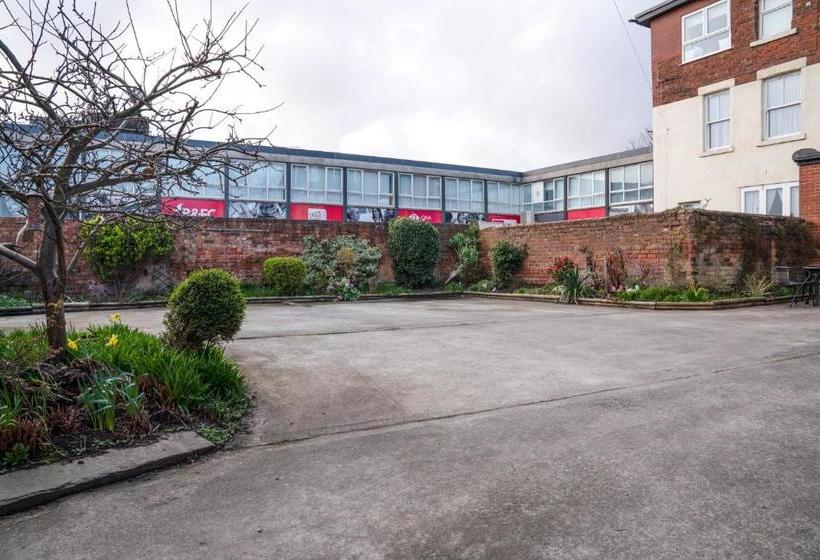 פנסיון Fox Lodge