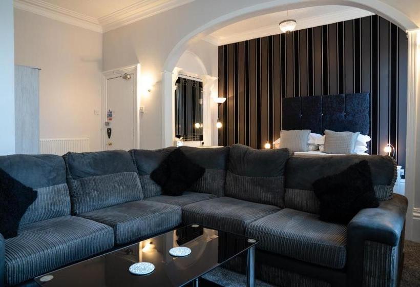 פנסיון Fox Lodge