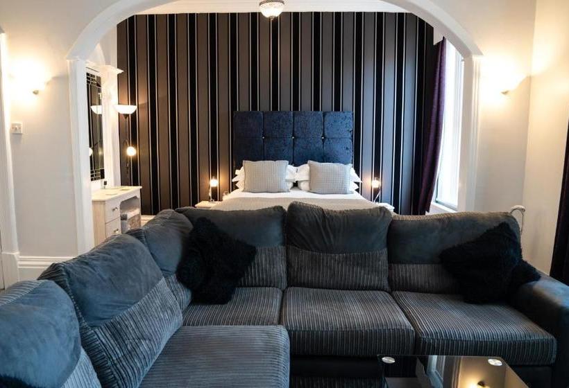 פנסיון Fox Lodge