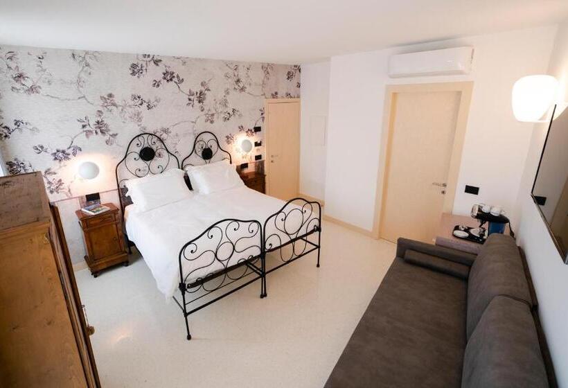 تختخواب و صبحانه Antica Pusterla Relais De Charme