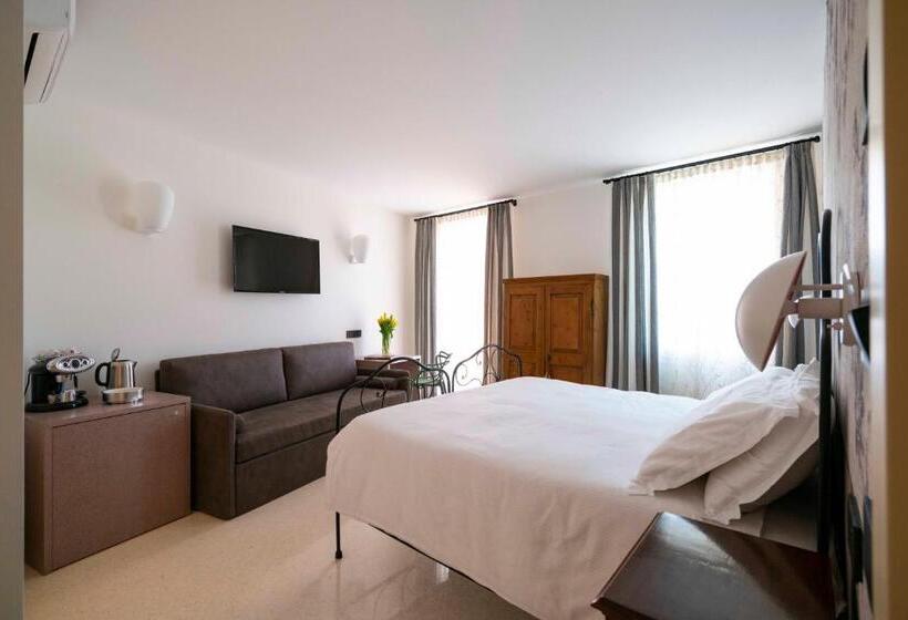 تختخواب و صبحانه Antica Pusterla Relais De Charme