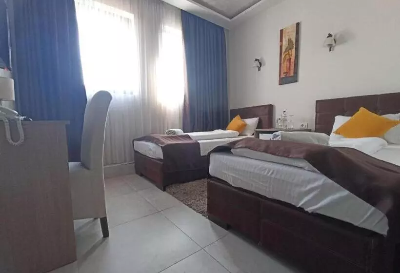 Garnet Hotel & Event Centar