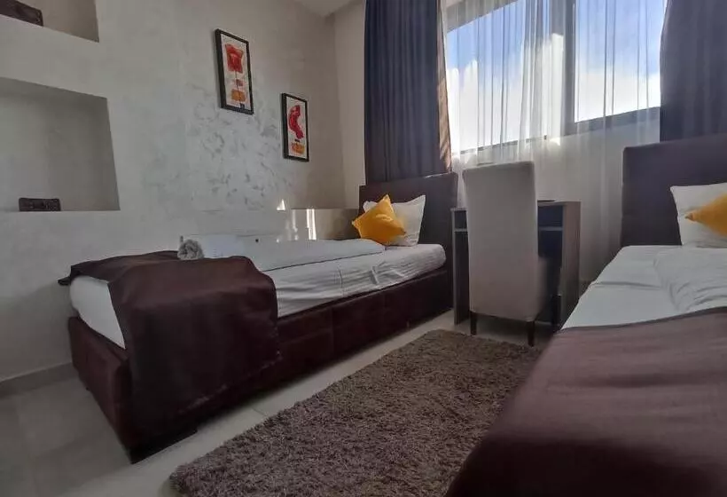 Garnet Hotel & Event Centar