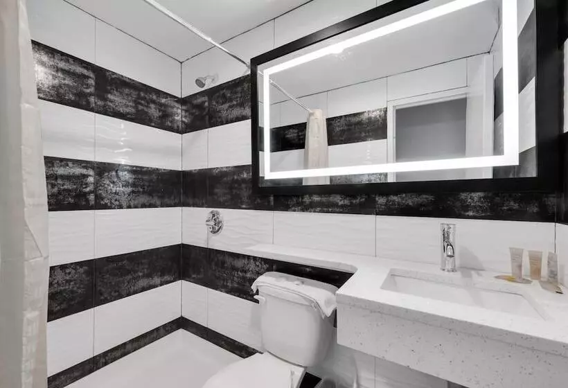 Hotelli Mint Jfk Airport