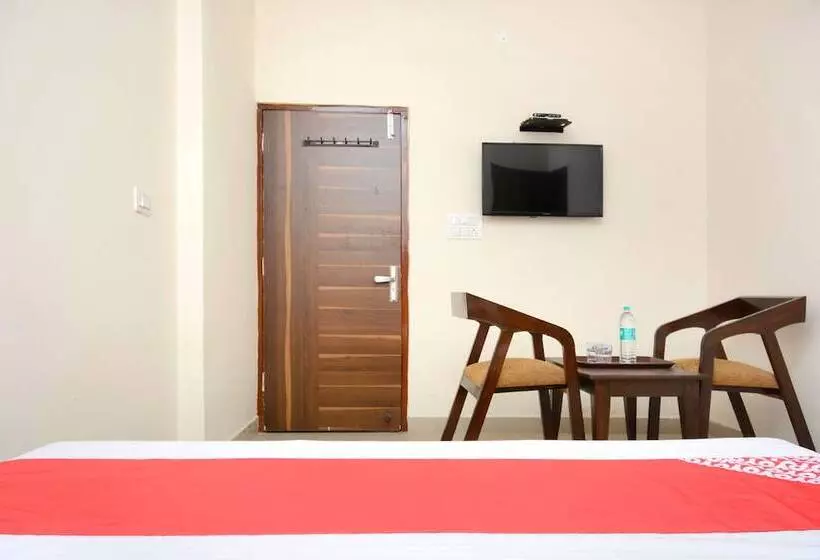 Oyo 22993 Hotel Ozas Grand