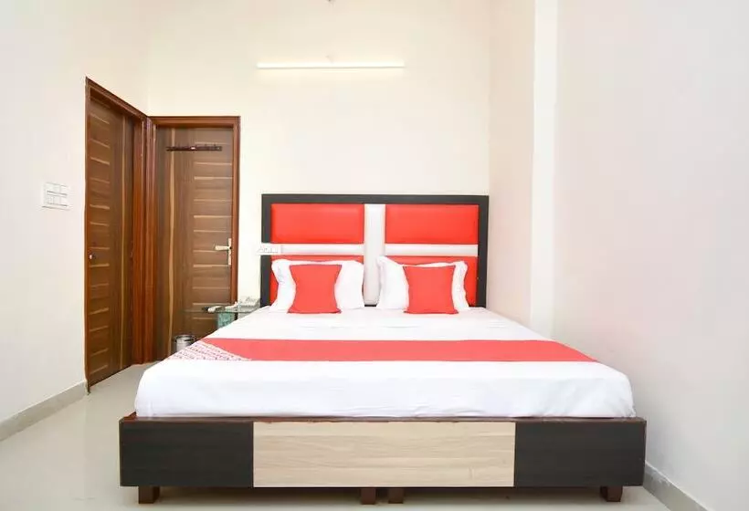 Oyo 22993 Hotel Ozas Grand