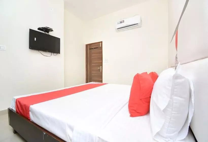 Oyo 22993 Hotel Ozas Grand