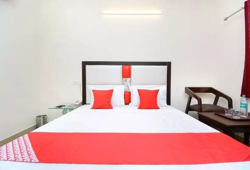 Oyo 22993 Hotel Ozas Grand