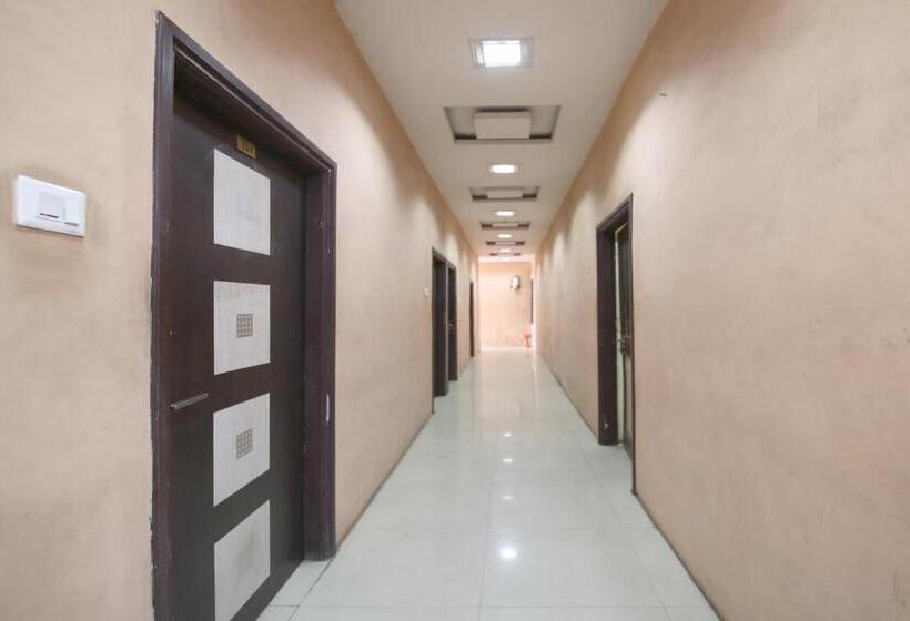 Oyo 26160 Hotel Multi Star