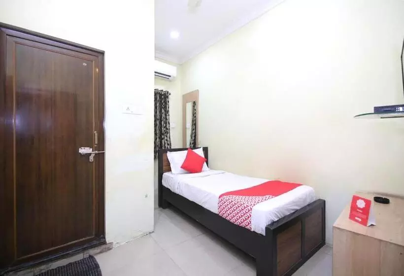 Oyo 26160 Hotel Multi Star