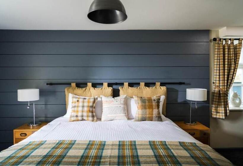 فندق صغير Lifeboat Inn