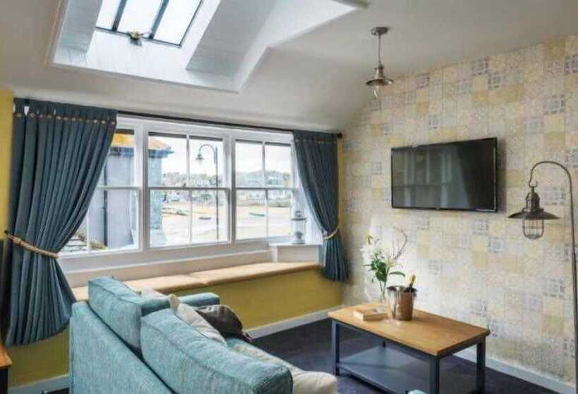 فندق صغير Lifeboat Inn