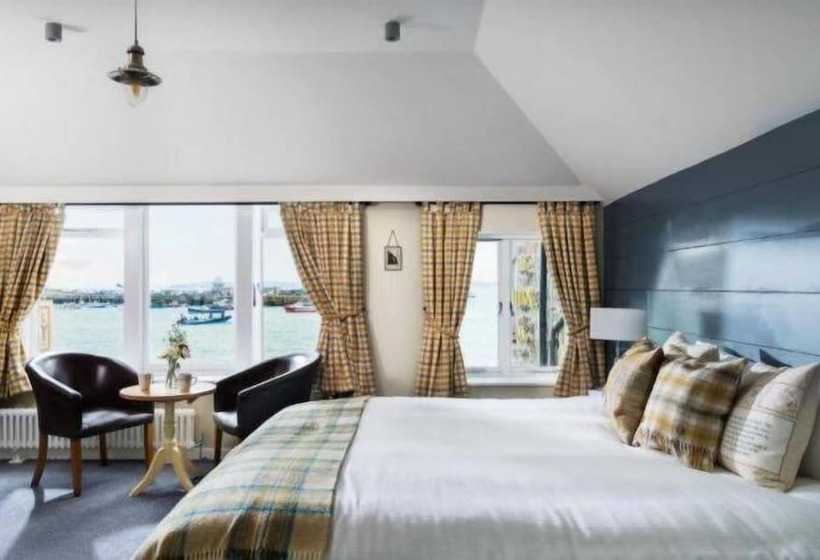 فندق صغير Lifeboat Inn