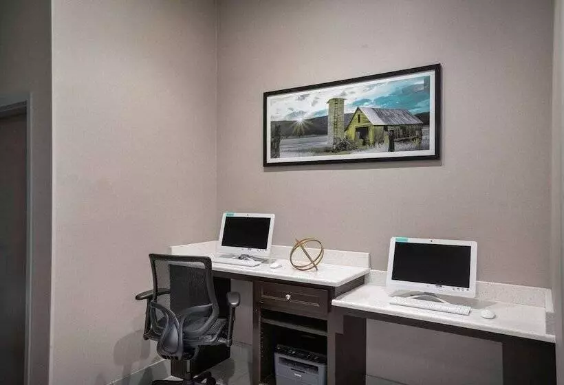 Hotelli La Quinta By Wyndham West Memphis