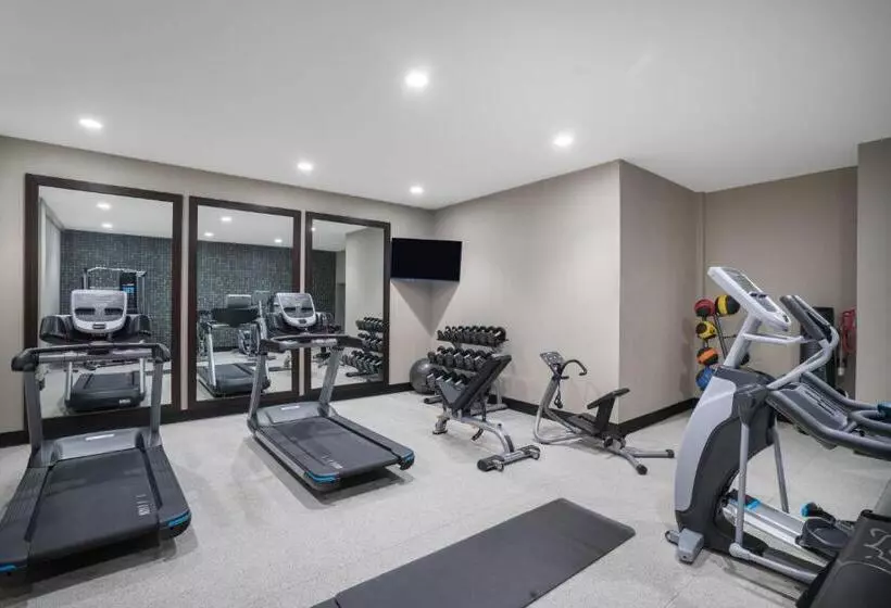 Hotelli La Quinta By Wyndham West Memphis