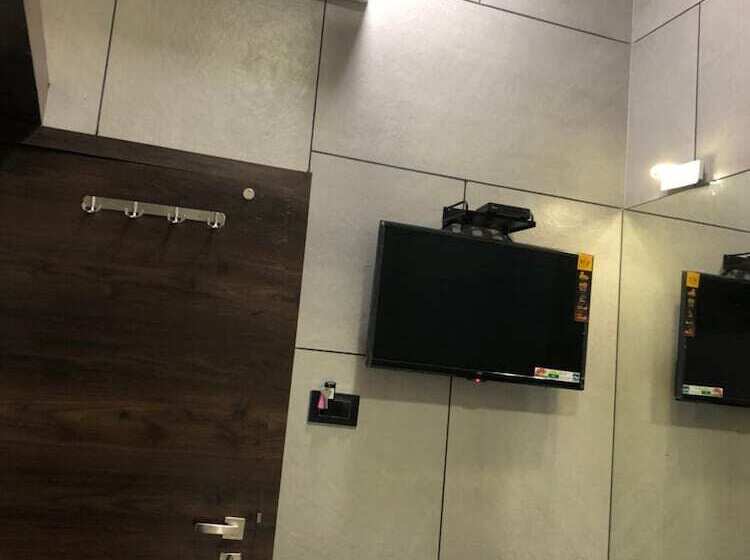 Hotel Rooms Dadar Near Station