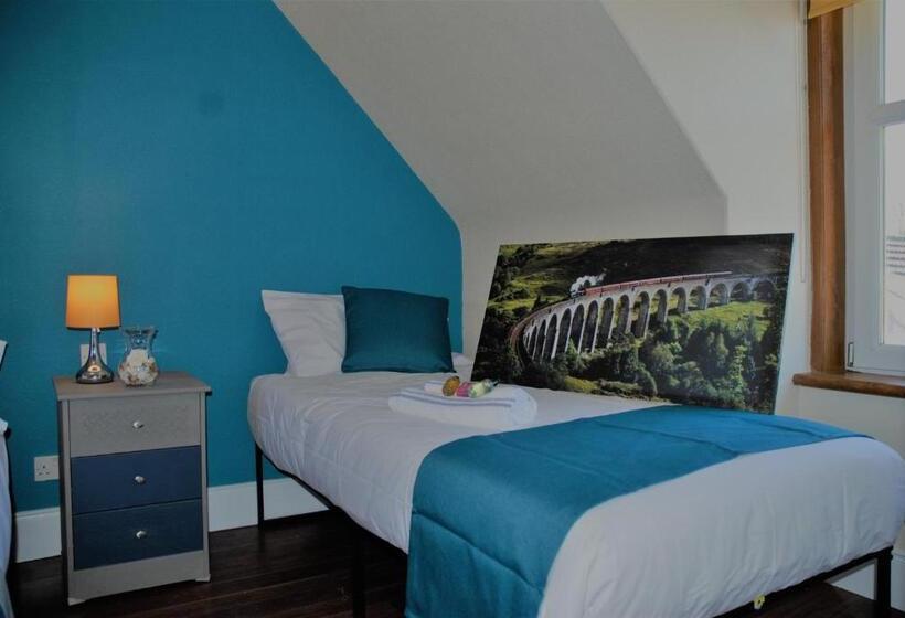 Отель The Coo's Guest House