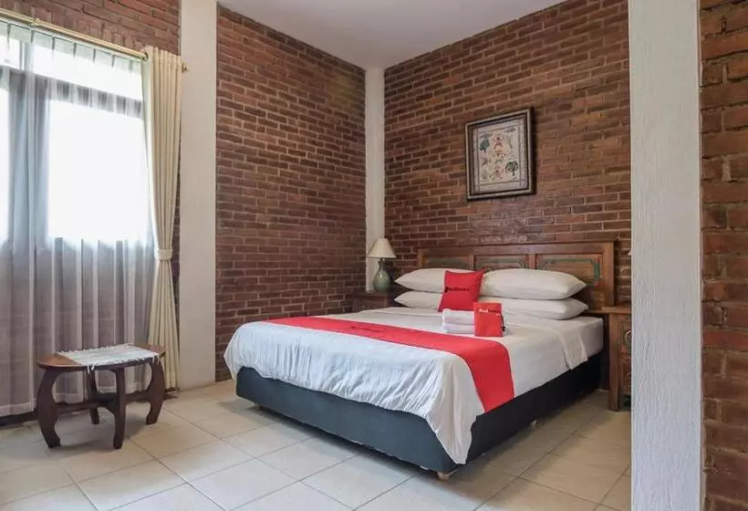 ペンション Sekararum Butik Syariah Guesthouse