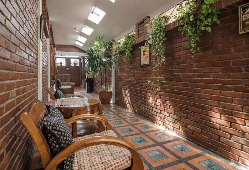 ペンション Sekararum Butik Syariah Guesthouse