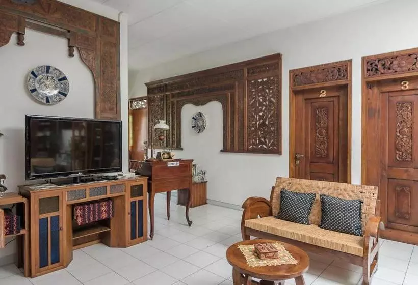 ペンション Sekararum Butik Syariah Guesthouse