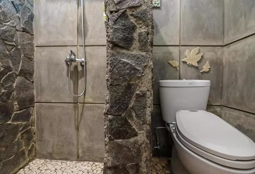 ペンション Sekararum Butik Syariah Guesthouse