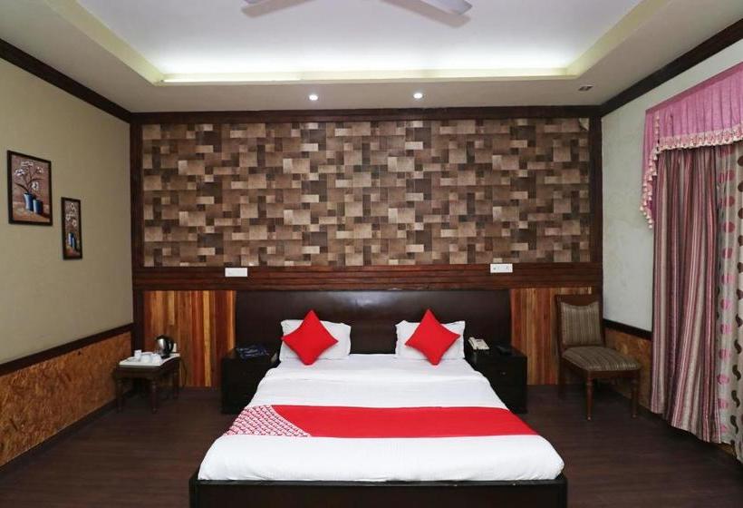 هتل Oyo 26584 Royal Castle