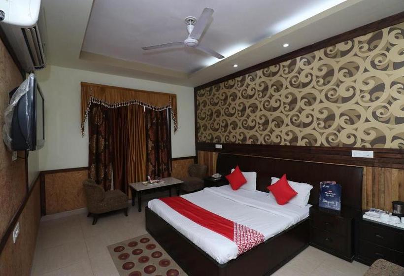 هتل Oyo 26584 Royal Castle