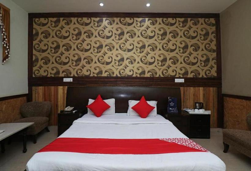 هتل Oyo 26584 Royal Castle