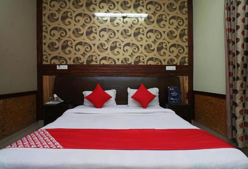 هتل Oyo 26584 Royal Castle