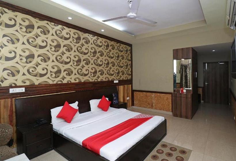 هتل Oyo 26584 Royal Castle