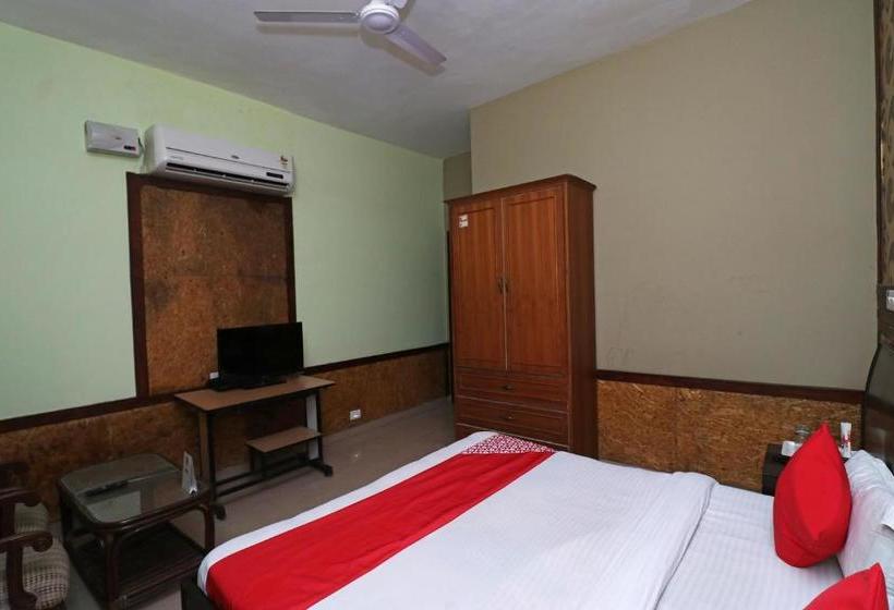 هتل Oyo 26584 Royal Castle