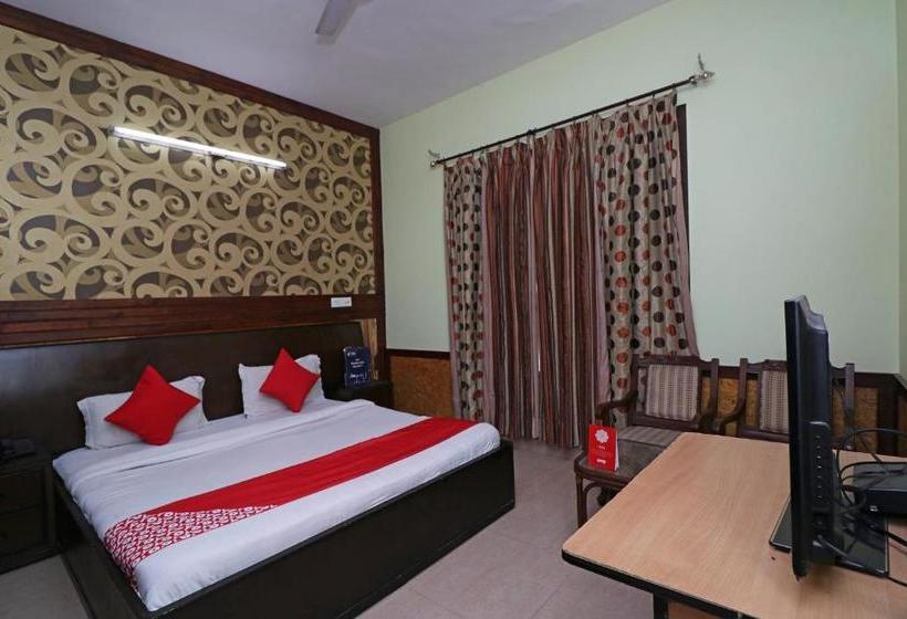 هتل Oyo 26584 Royal Castle