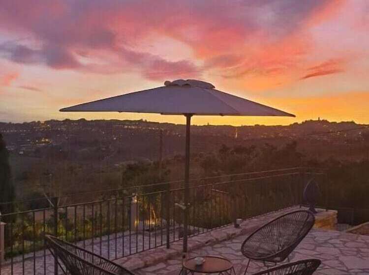 فندق Villa Flora Relais