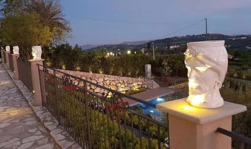 ホテル Villa Flora Relais