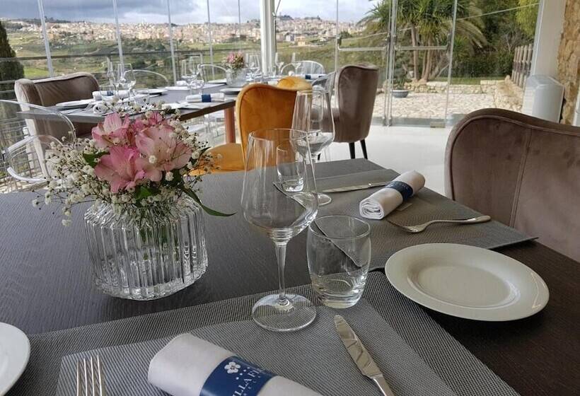 فندق Villa Flora Relais