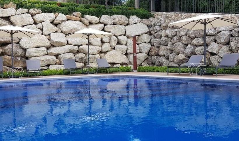 فندق Villa Flora Relais