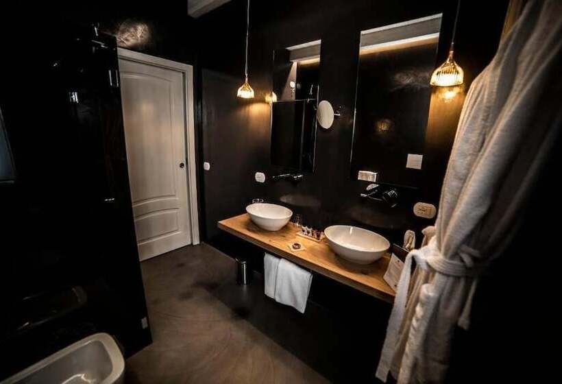 فندق Villa Flora Relais