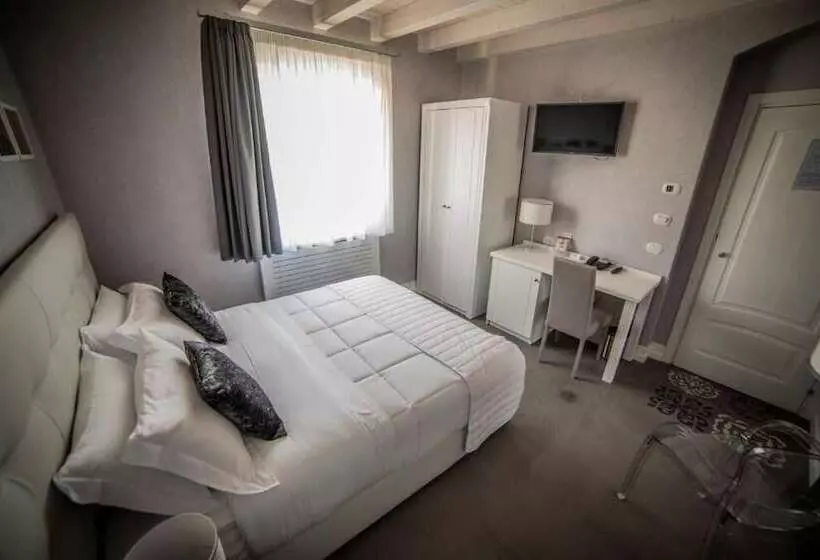 ホテル Villa Flora Relais